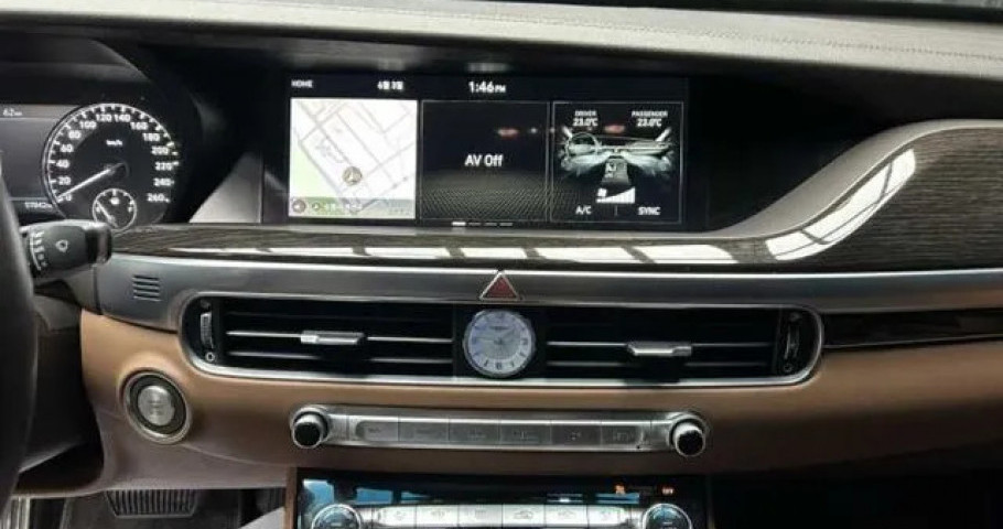 Genesis G90 