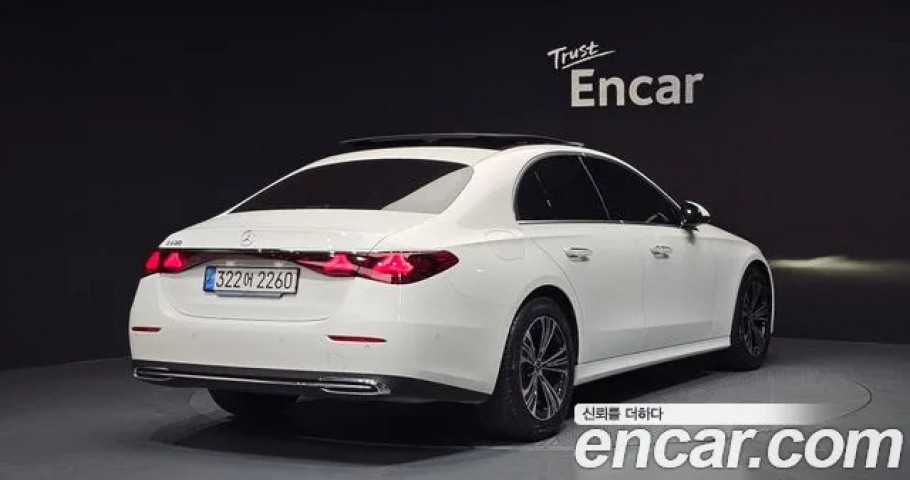Mercedes-Benz E-Class 