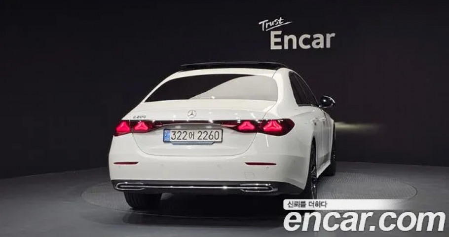 Mercedes-Benz E-Class 
