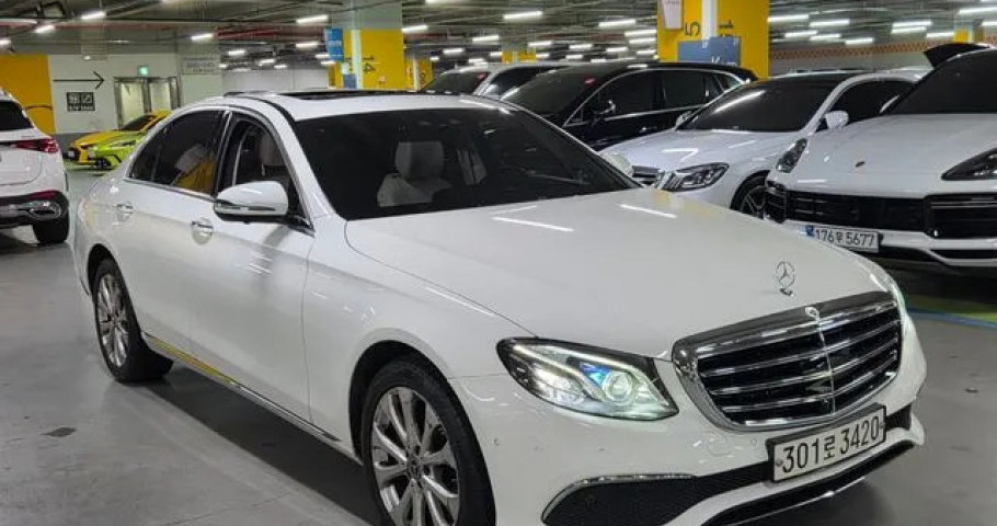 Mercedes-Benz E-Class 