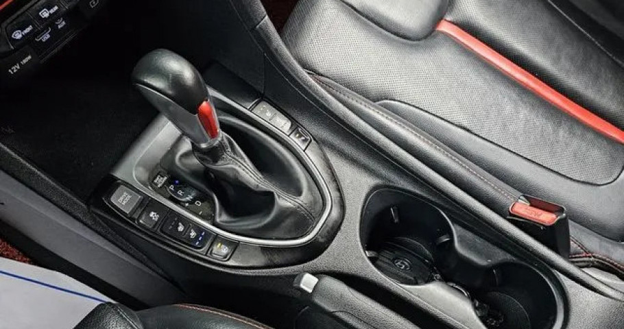 Hyundai Veloster 