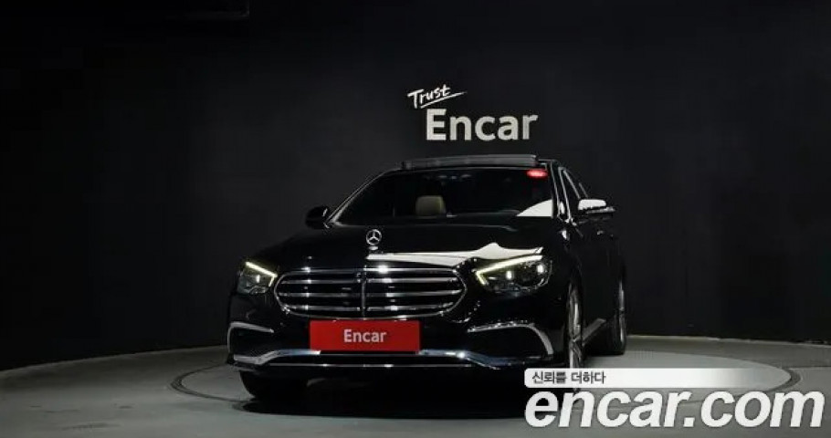 Mercedes-Benz E-Class 