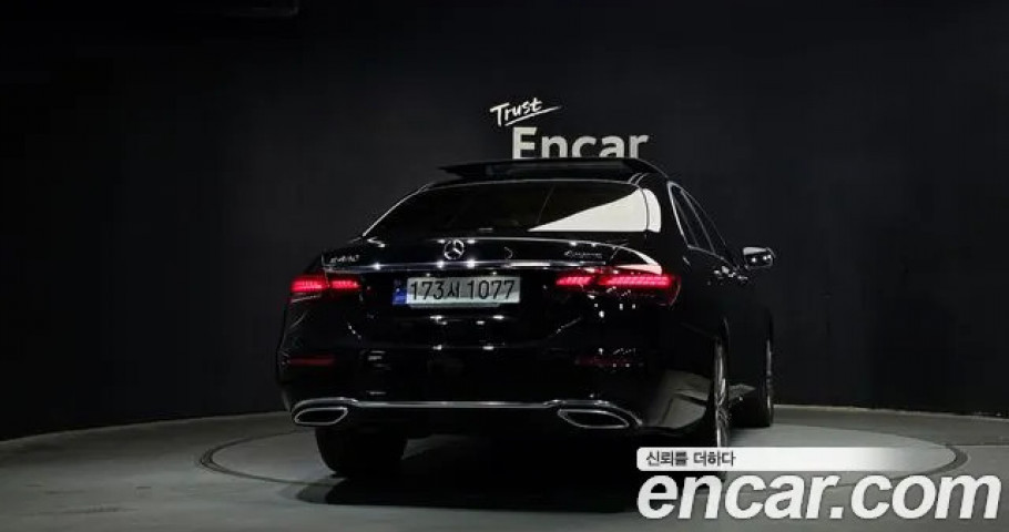 Mercedes-Benz E-Class 