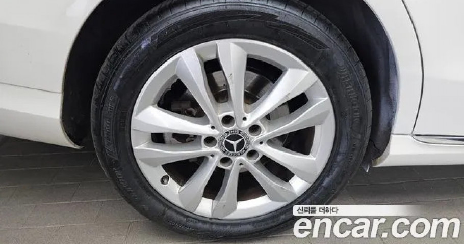 Mercedes-Benz C-Class 