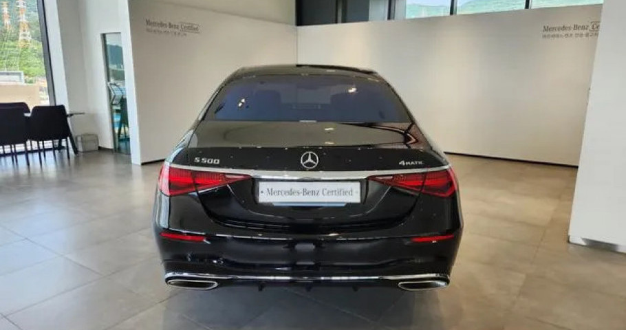 Mercedes-Benz S-Class 