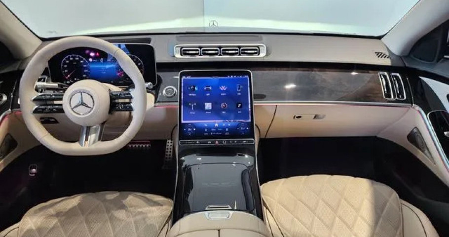 Mercedes-Benz S-Class 