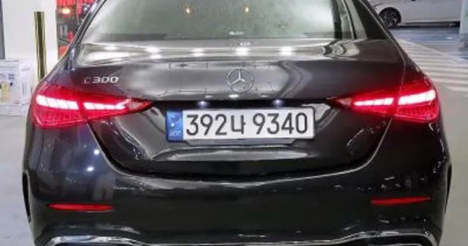 Mercedes-Benz C-Class 