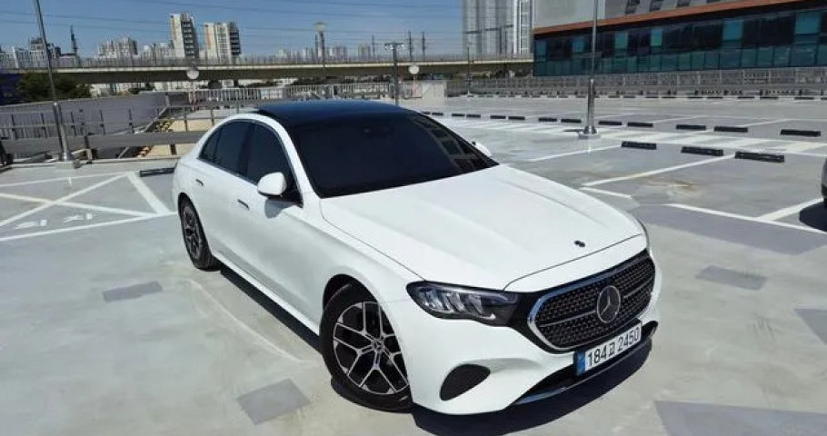 Mercedes-Benz E-Class 