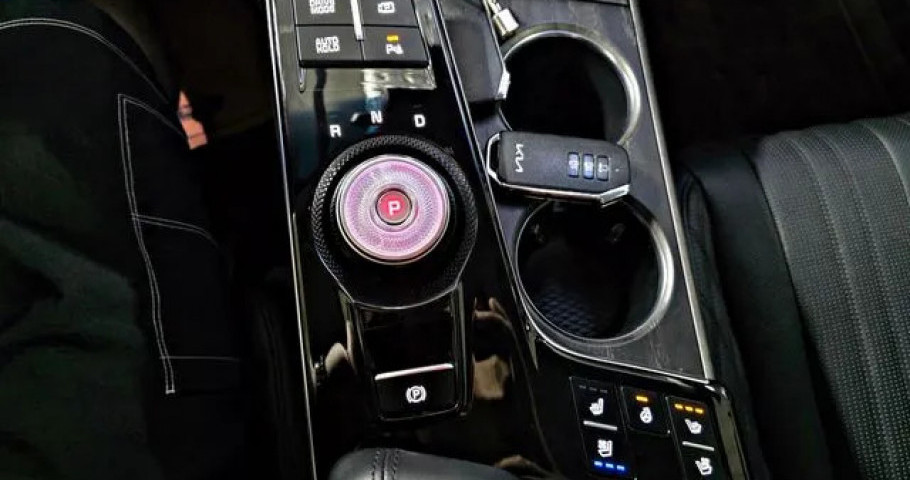 Kia K8 