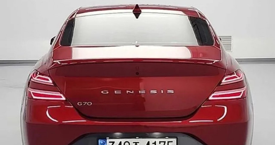 Genesis G70 