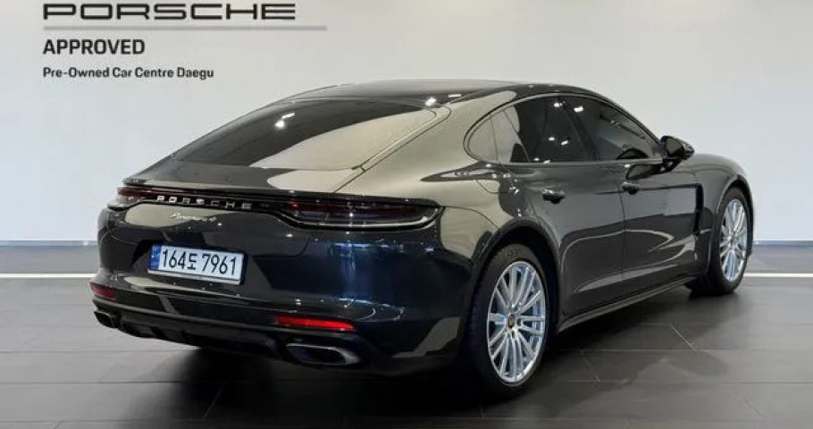 Porsche Panamera 