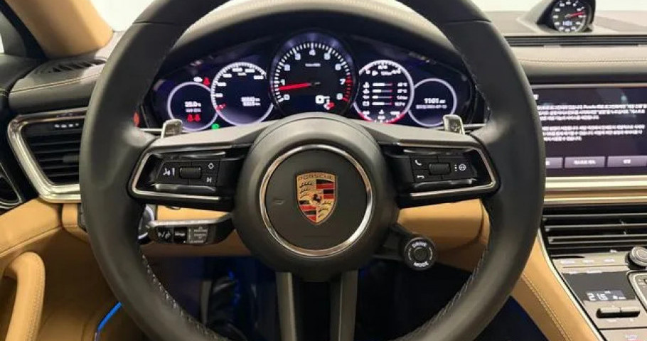 Porsche Panamera 