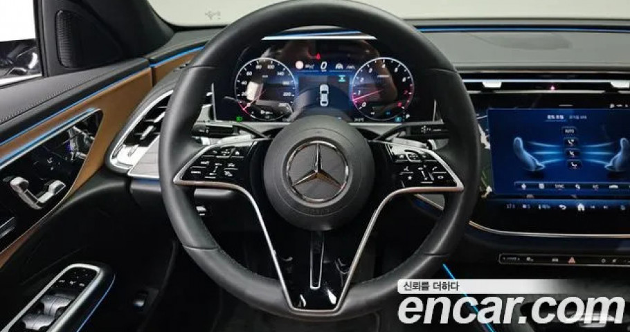 Mercedes-Benz E-Class 