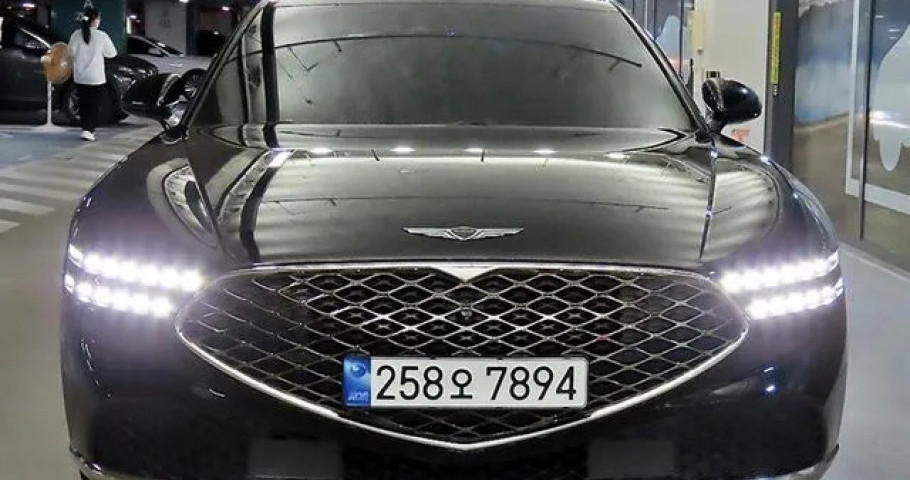 Genesis G90 
