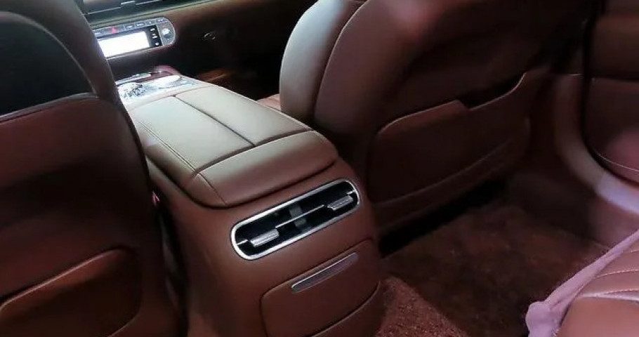 Genesis G90 
