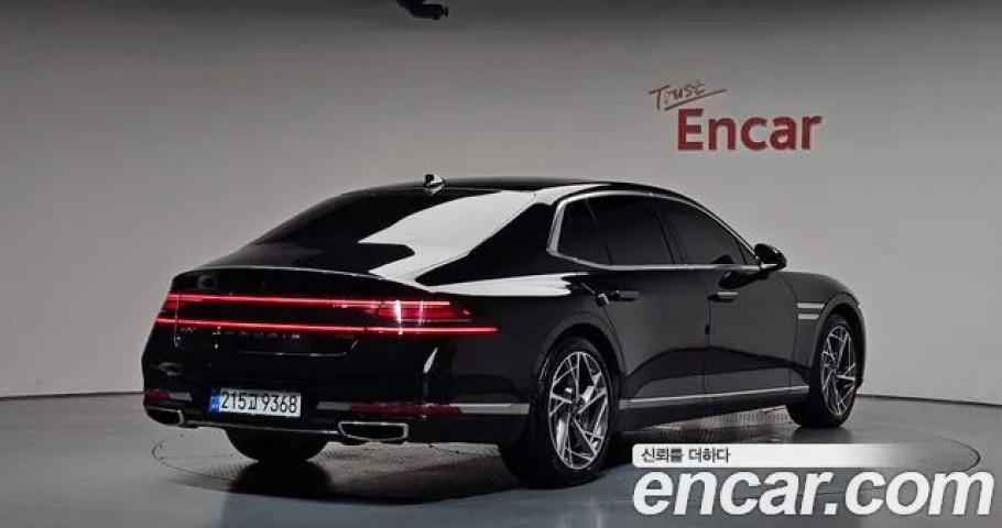 Genesis G90 