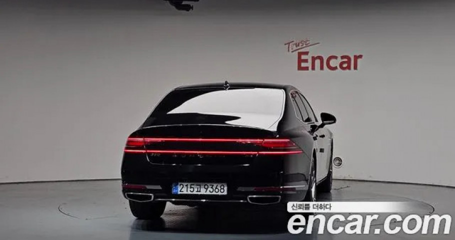 Genesis G90 