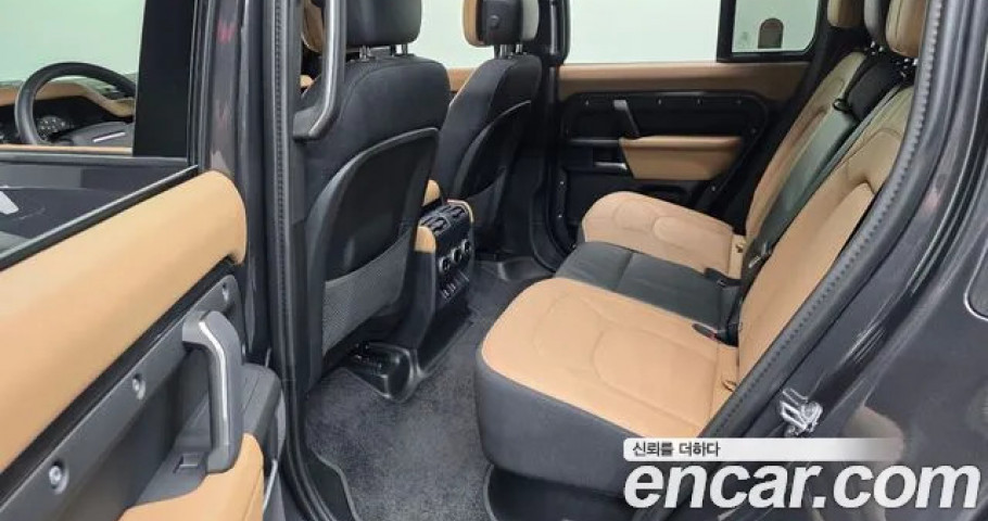 Land Rover Defender 