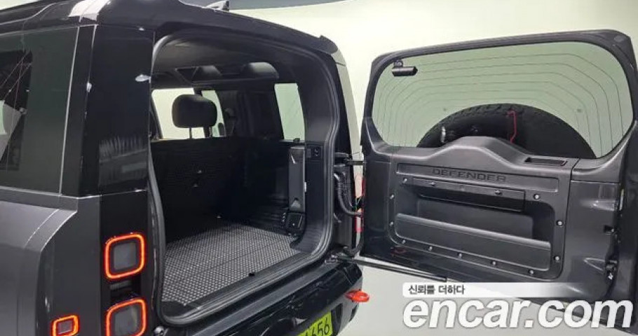Land Rover Defender 
