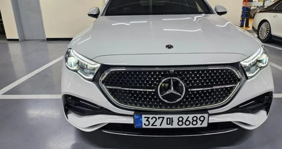 Mercedes-Benz E-Class 