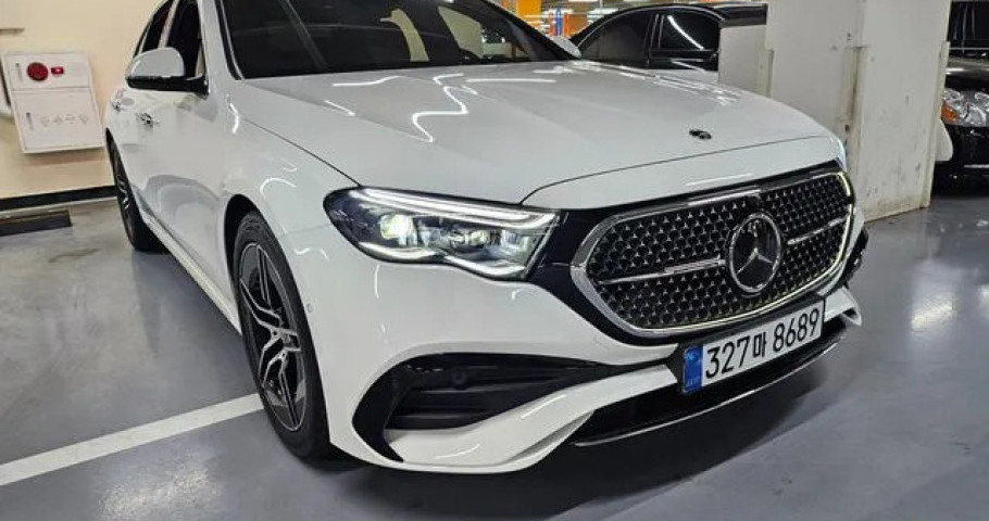 Mercedes-Benz E-Class 