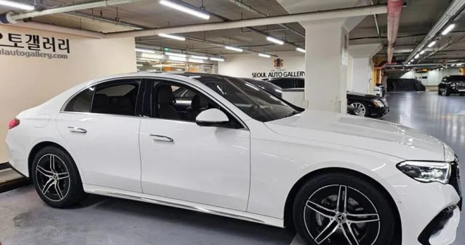 Mercedes-Benz E-Class 