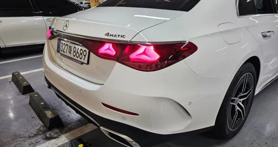 Mercedes-Benz E-Class 