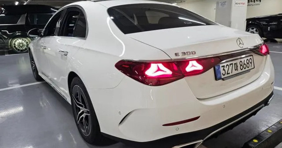 Mercedes-Benz E-Class 