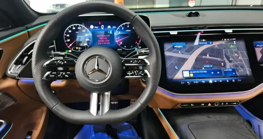 Mercedes-Benz E-Class 
