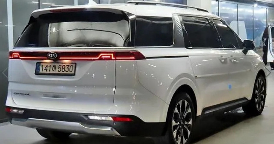 Kia Carnival 