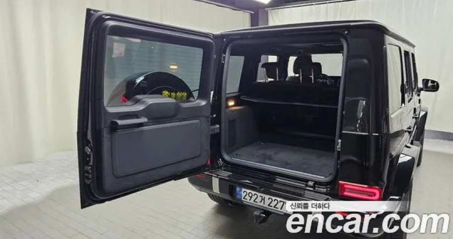 Mercedes-Benz G-Class 