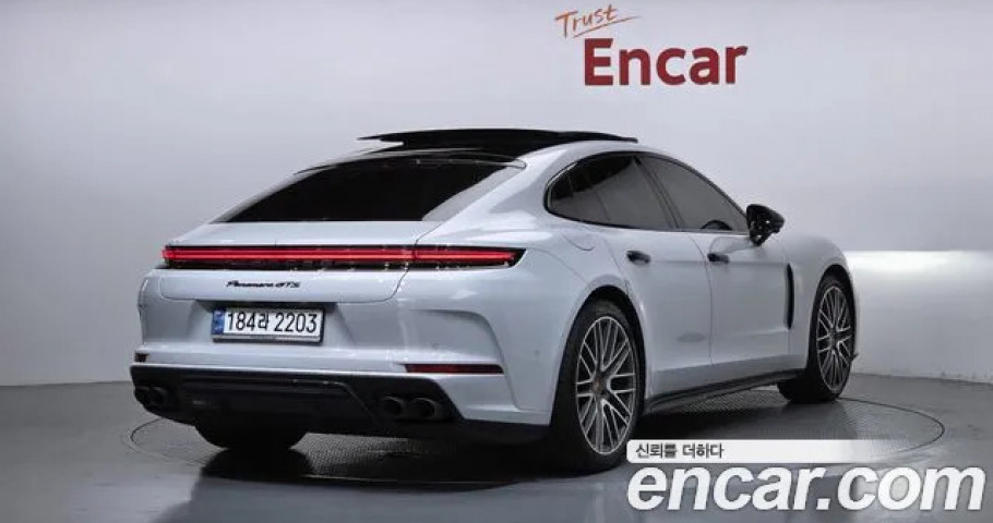 Porsche Panamera 