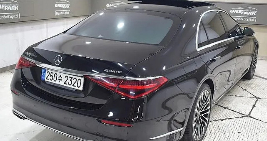 Mercedes-Benz S-Class 