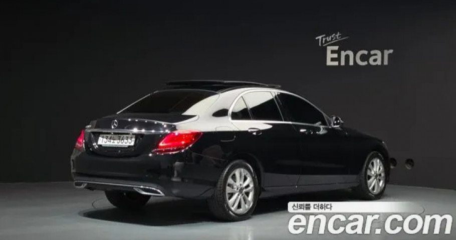 Mercedes-Benz C-Class 