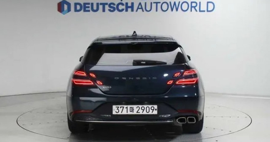 Genesis G70 
