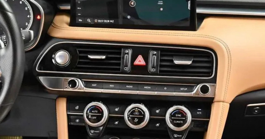 Genesis G70 
