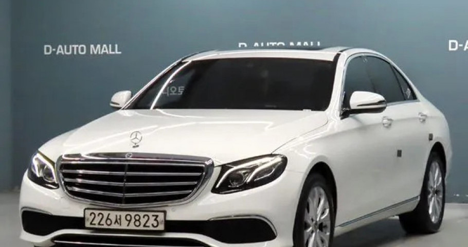 Mercedes-Benz E-Class 