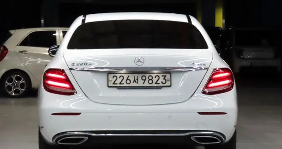 Mercedes-Benz E-Class 