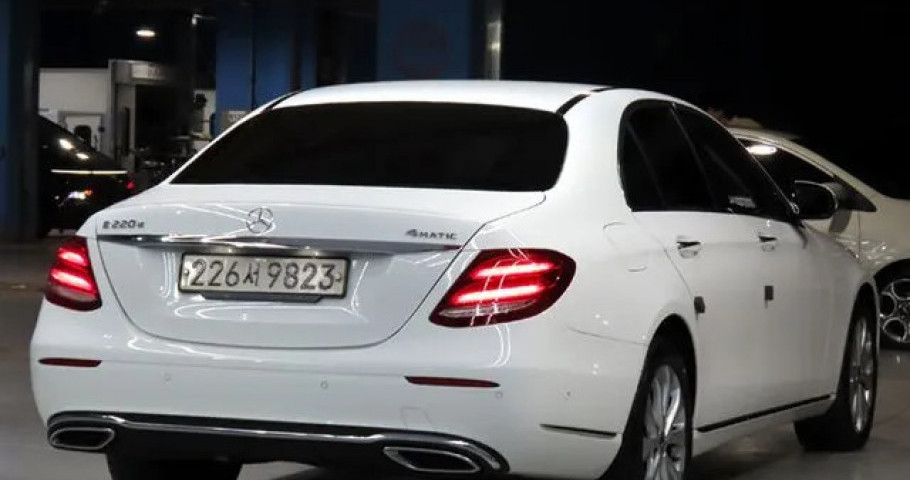Mercedes-Benz E-Class 