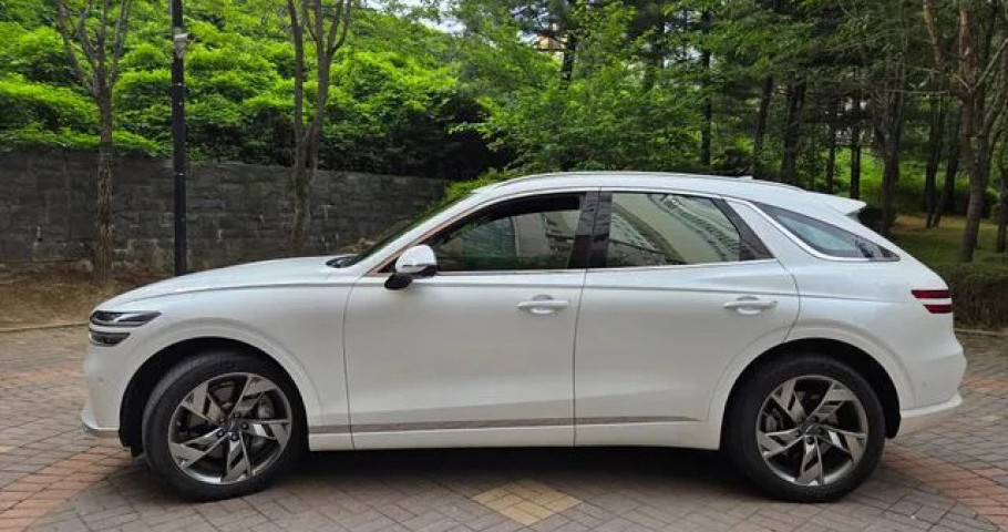 Genesis Gv70 