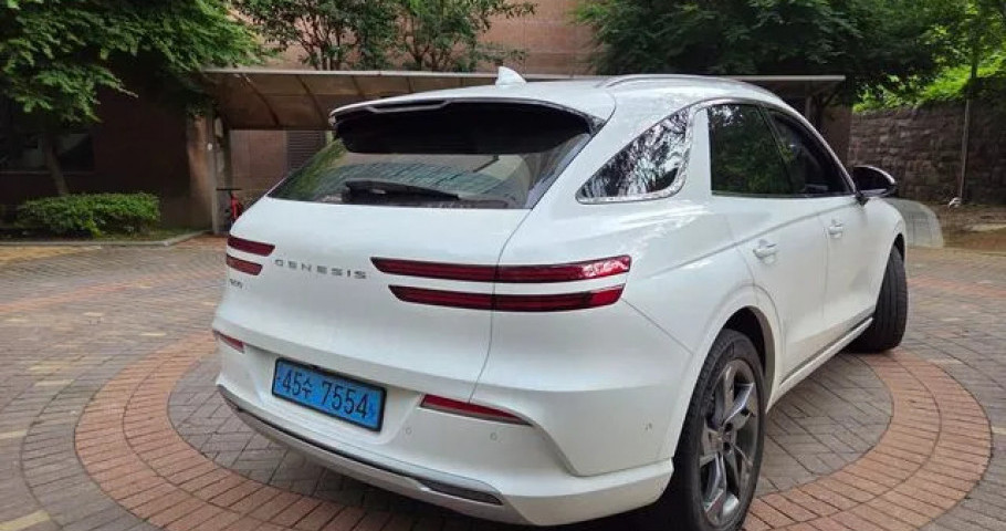 Genesis Gv70 