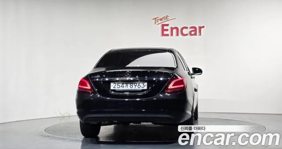 Mercedes-Benz C-Class 