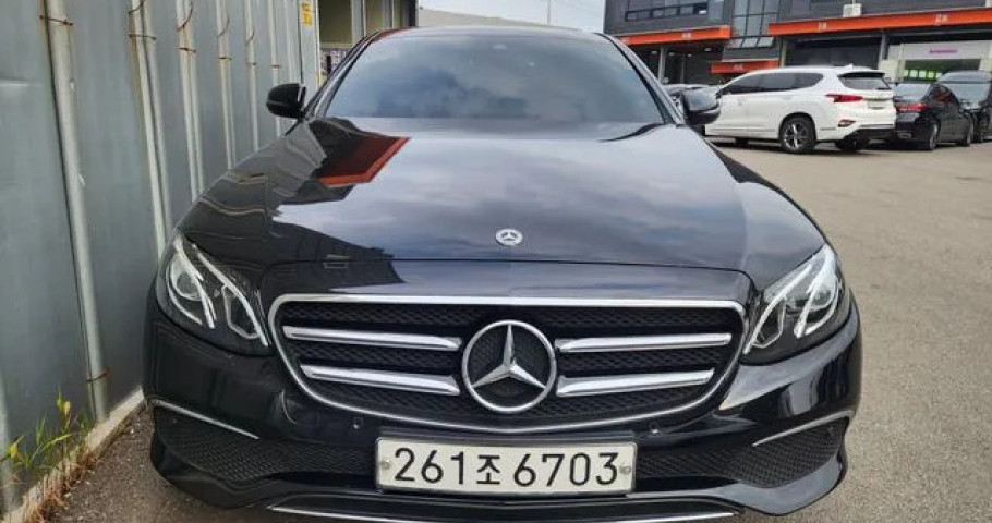 Mercedes-Benz E-Class 