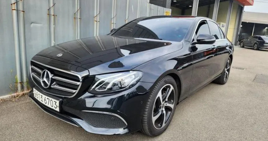 Mercedes-Benz E-Class 