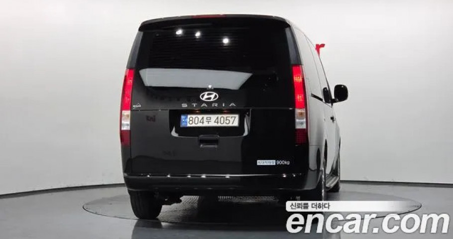 Hyundai Staria 