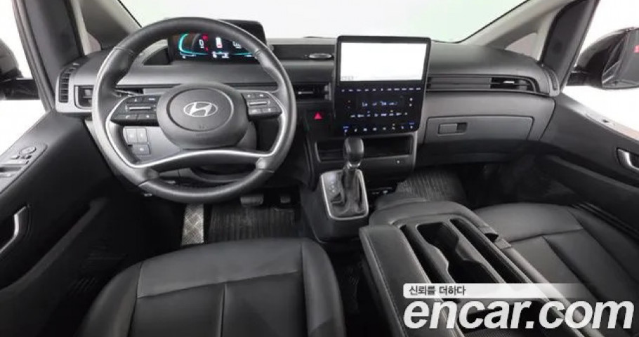 Hyundai Staria 