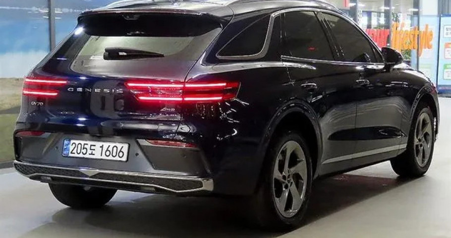 Genesis Gv70 