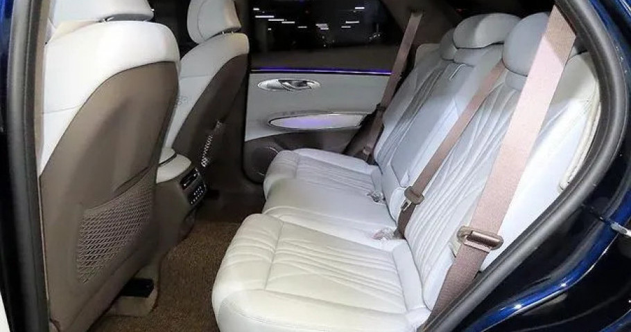 Genesis Gv70 