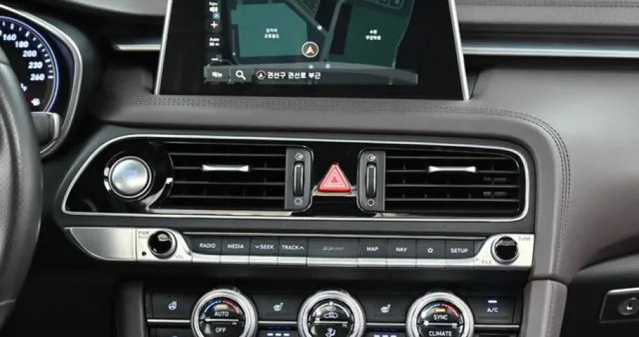 Genesis G70 
