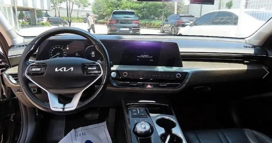 Kia K8 